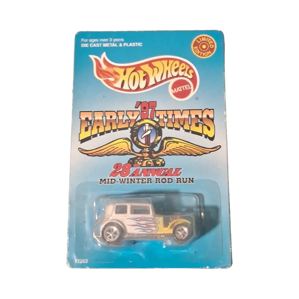 Classic '32 Ford Vicky — 17262 — Pearl White