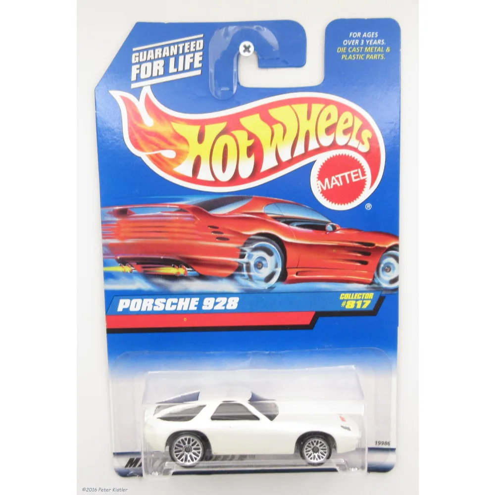 Porsche 928 — 19986 — Pearl White