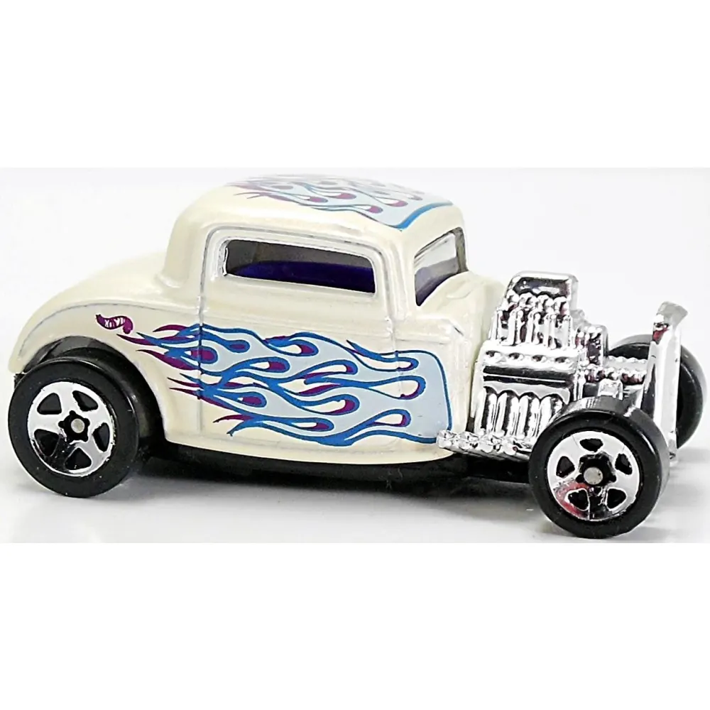 '32 Ford — 21076 — Metallic White