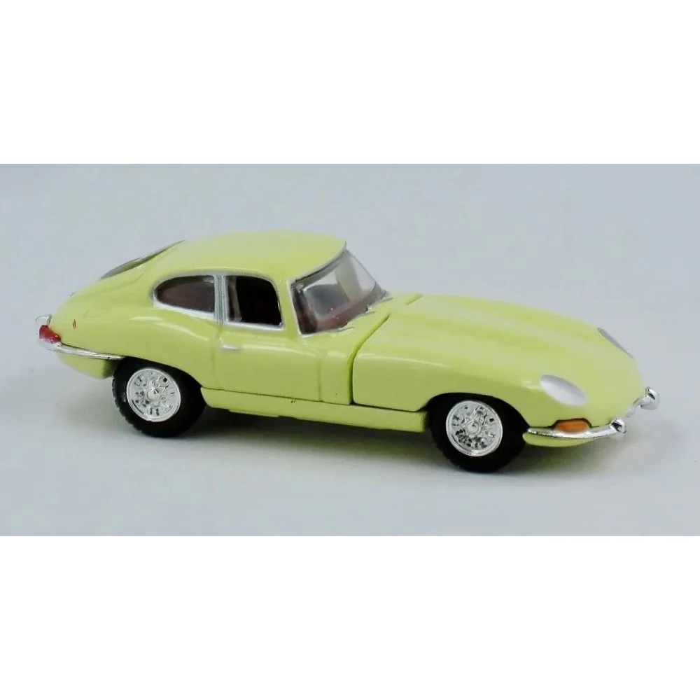 Jaguar XKE — 22320 — Pale Yellow