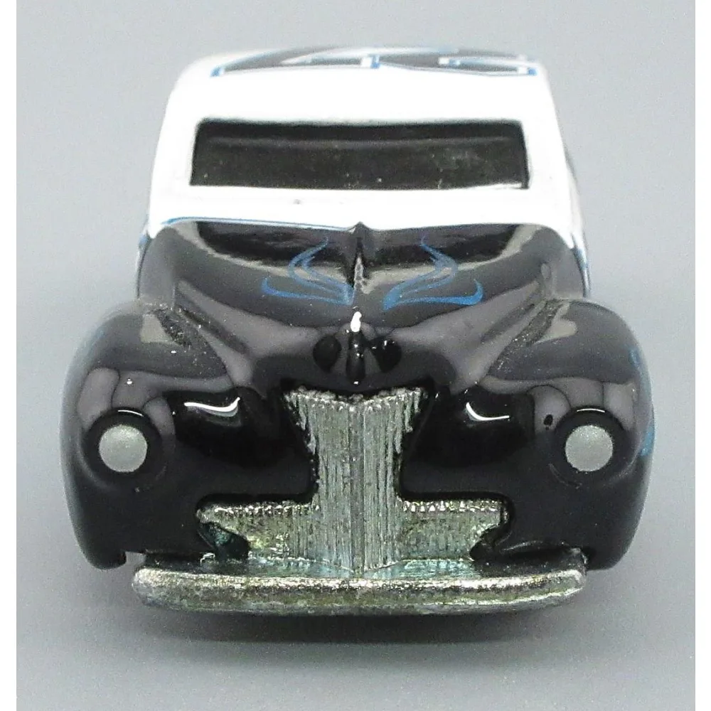 Tail Dragger — 23438 — White & Black — imagem 2