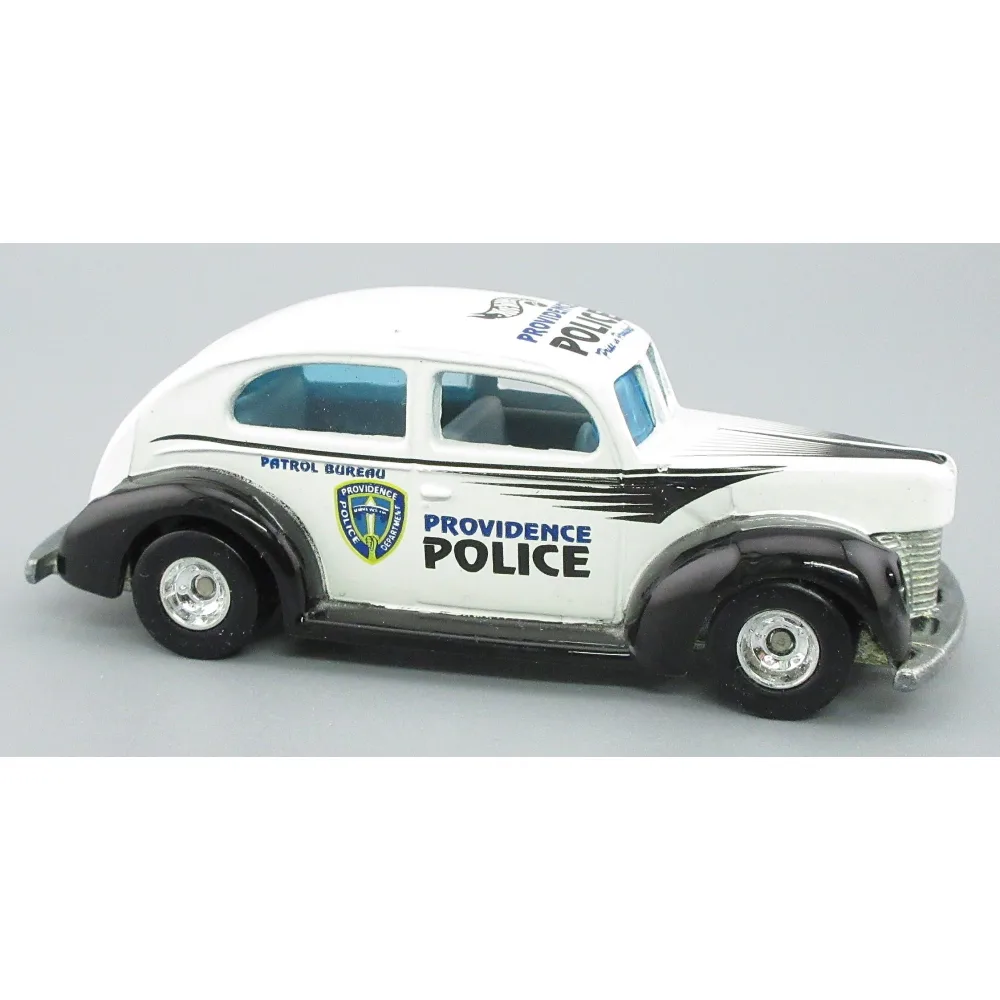 Fat Fendered '40 — 23439 — White