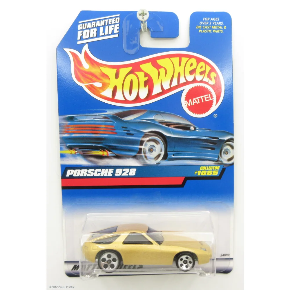 Porsche 928 — 24099 — Gold