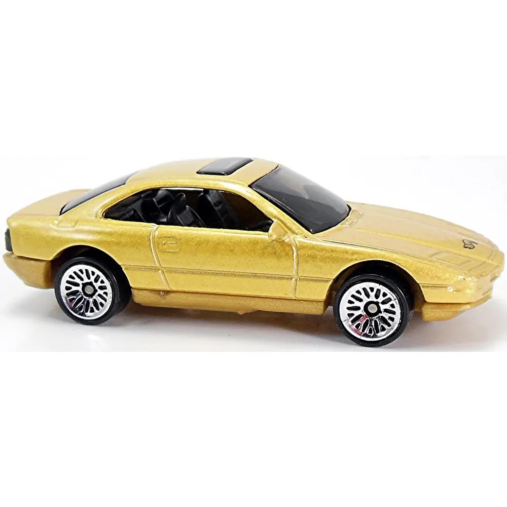 BMW 850i — 24107 — Metallic Light Gold