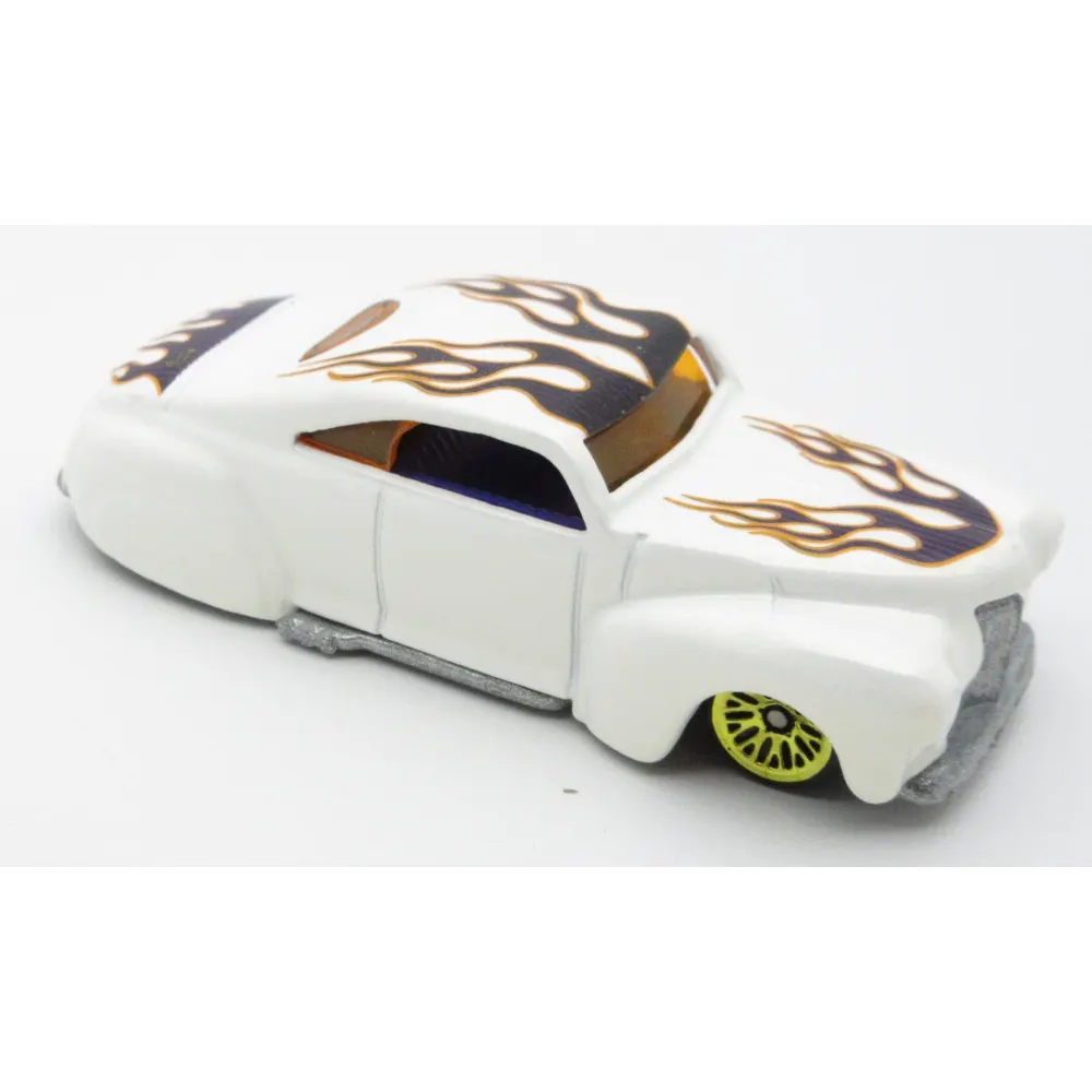 Tail Dragger — 26018 — Pearl White