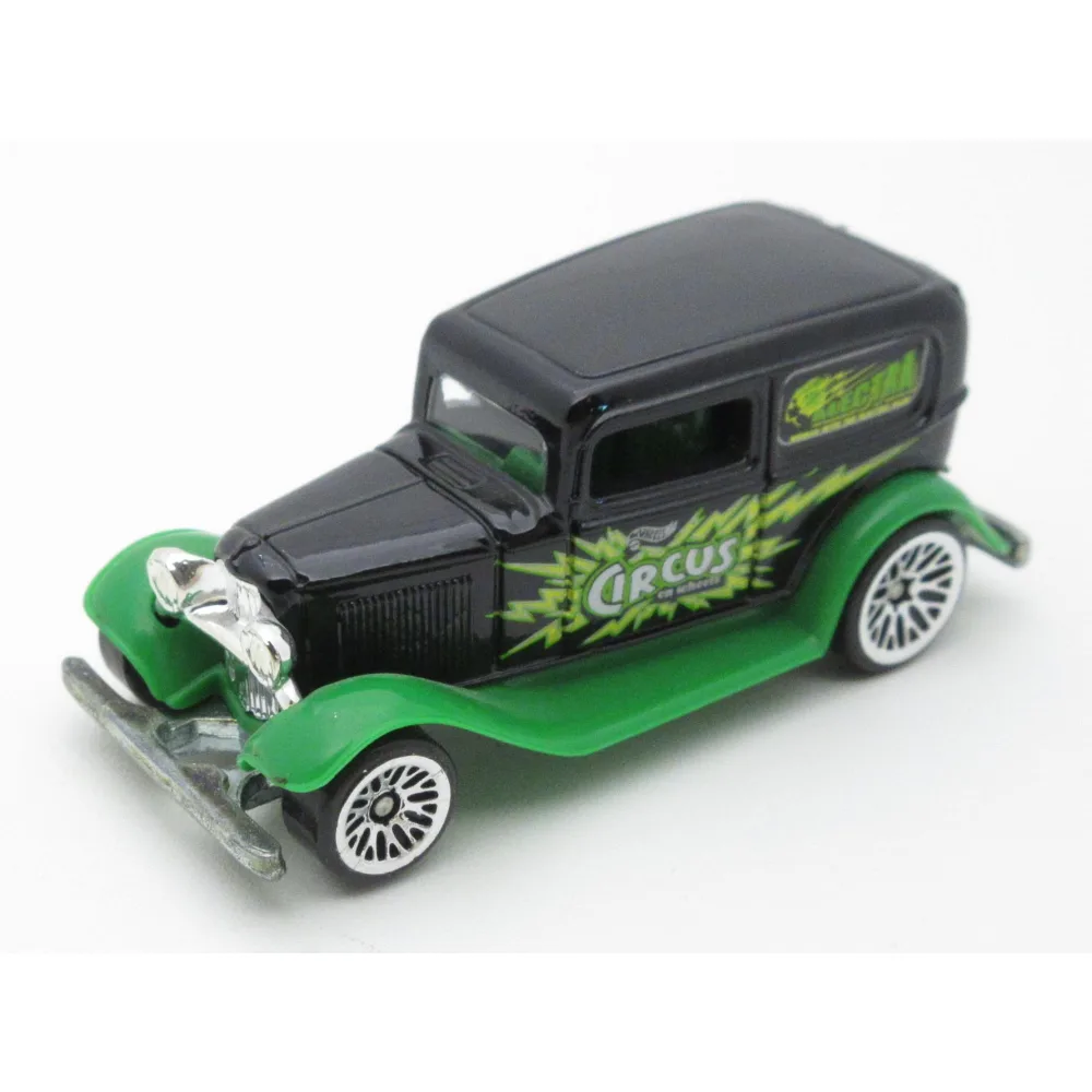 '32 Ford Delivery — 26029 — Black & Green