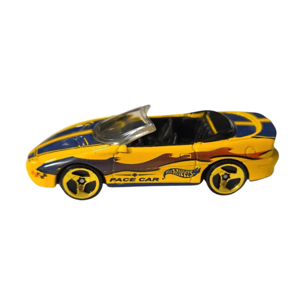 ‘95 Camaro Convertible — 27107 — Yellow — imagem 3