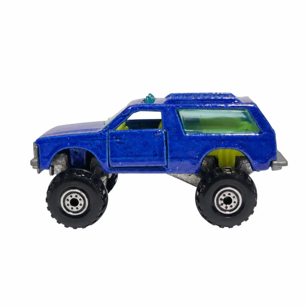 Blazer 4x4 — 4324 — Blue w/ Red Glitter — imagem 3