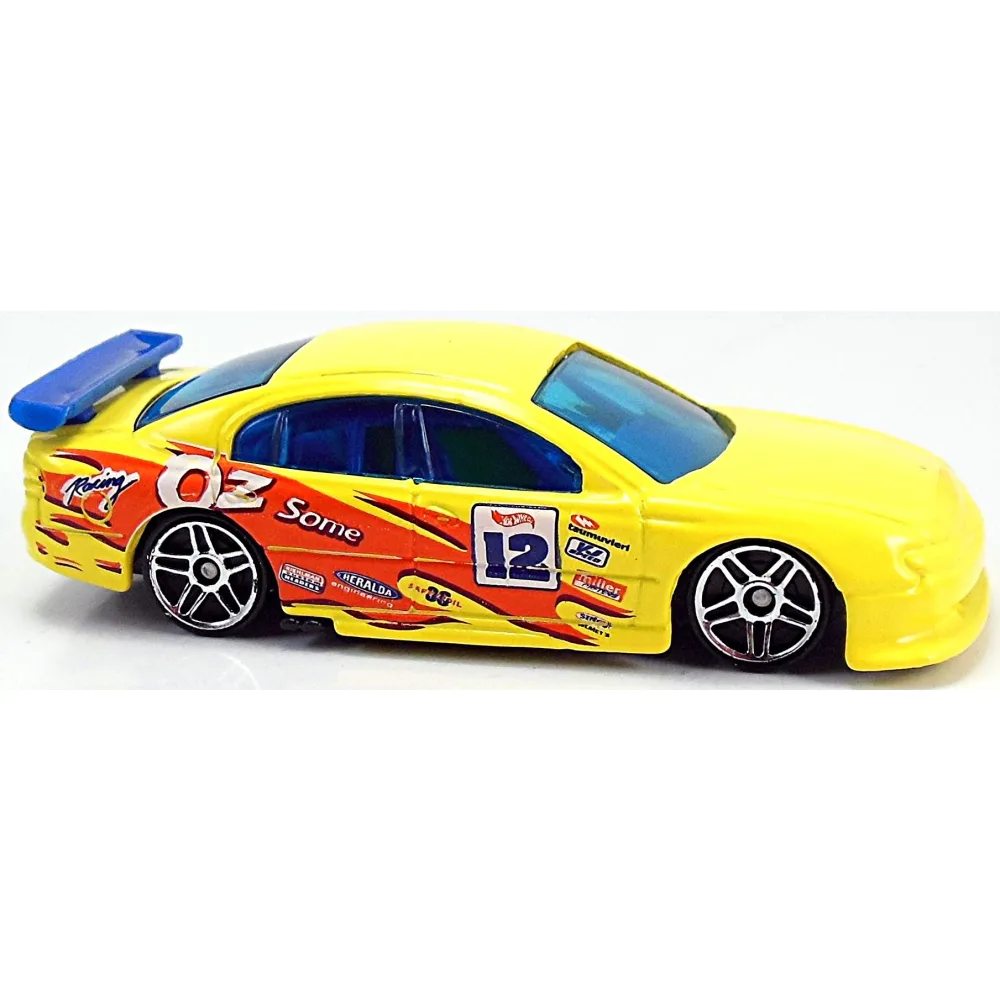 SS Commodore (VT) — 50672 — Yellow