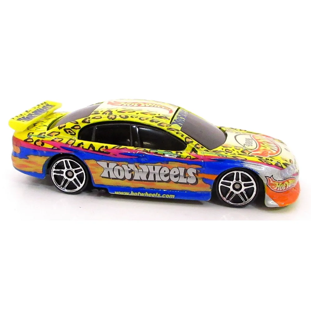 Holden SS Commodore (VT) — 55493 — Yellow with leopard spots — imagem 3