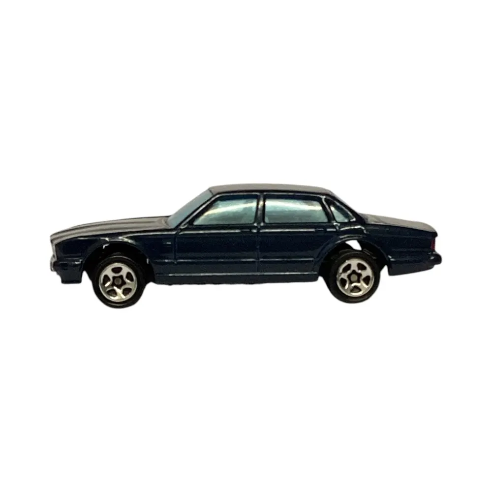 Jaguar XJ40 — 95534 — Metalflake Dark Blue — imagem 2