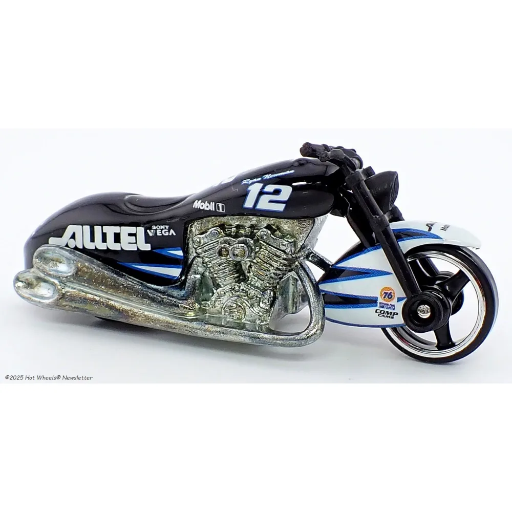 Scorchin' Scooter — B0448 — Black & White