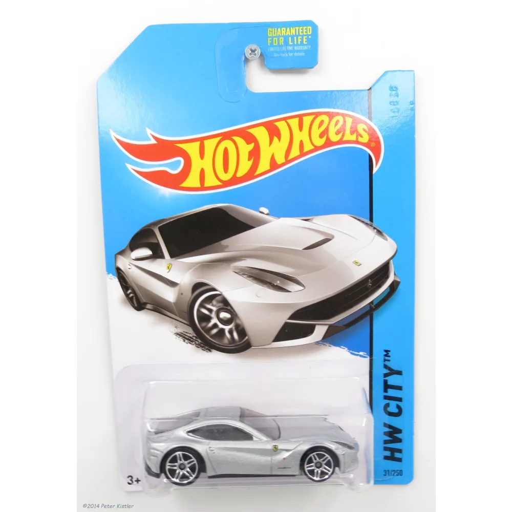 FERRARI F12 BERLINETTA — BFC51 — Metalflake Silver — imagem 2