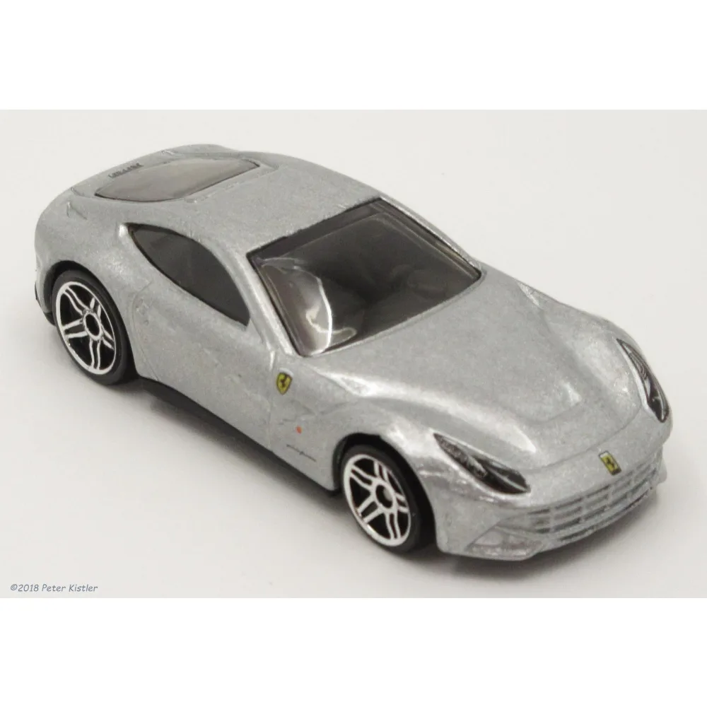 FERRARI F12 BERLINETTA — BFC51 — Metalflake Silver — imagem 3