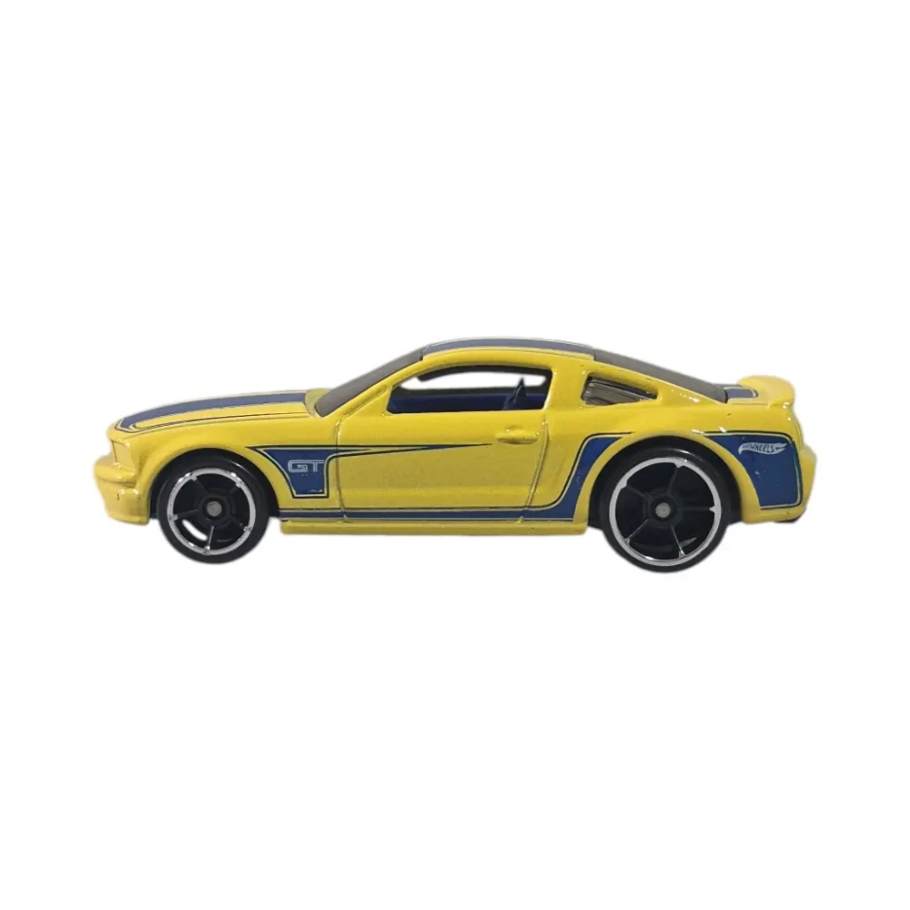 2005 Ford Mustang GT — BFG30 — Yellow — imagem 5