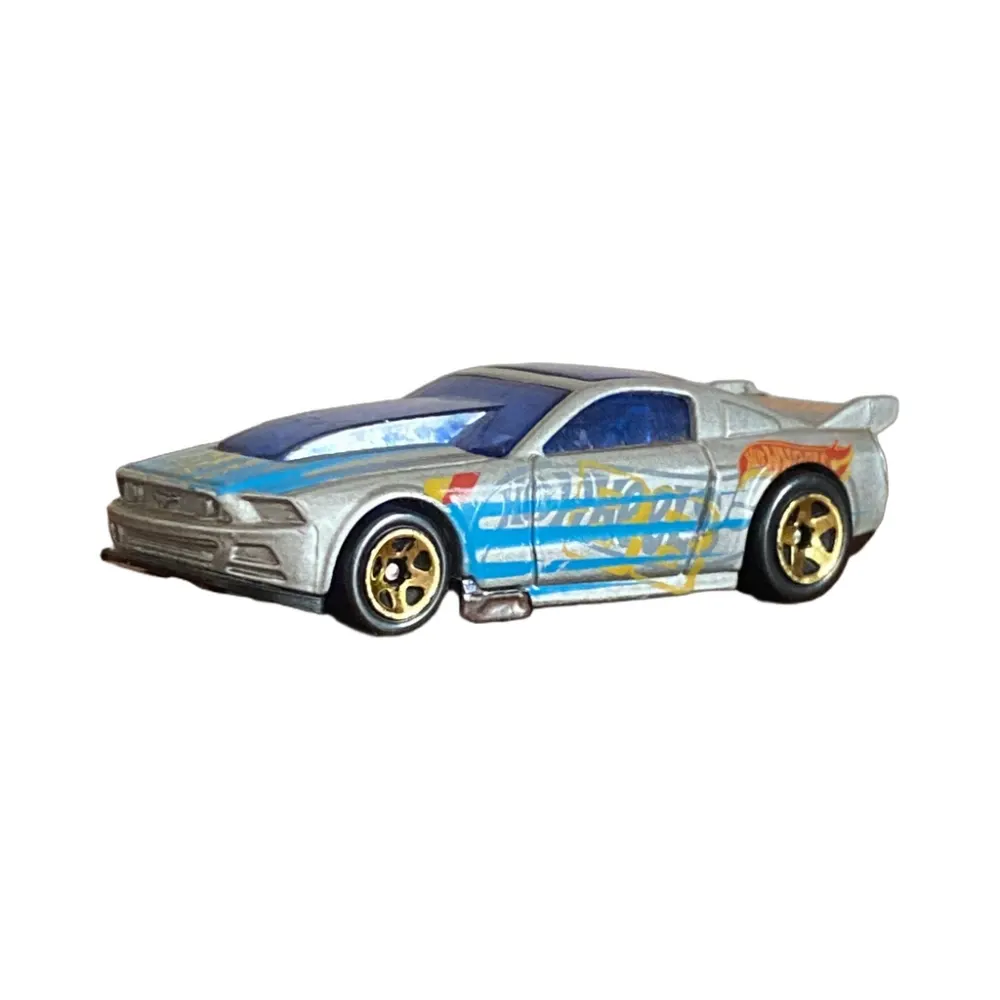'13 Ford Mustang GT — BFG58 — Silver