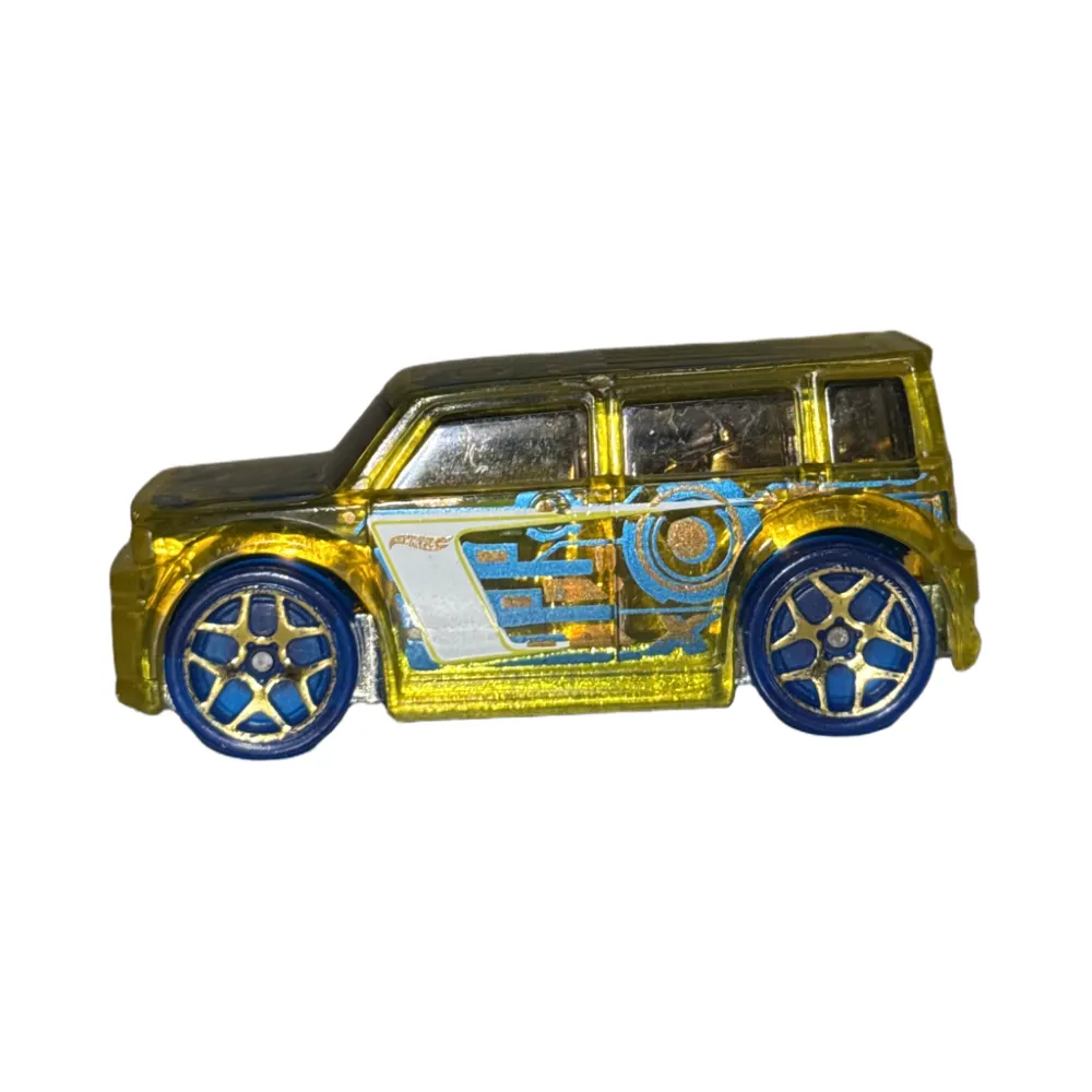 Scion xB — CFK89 — Translucent Yellow — imagem 3