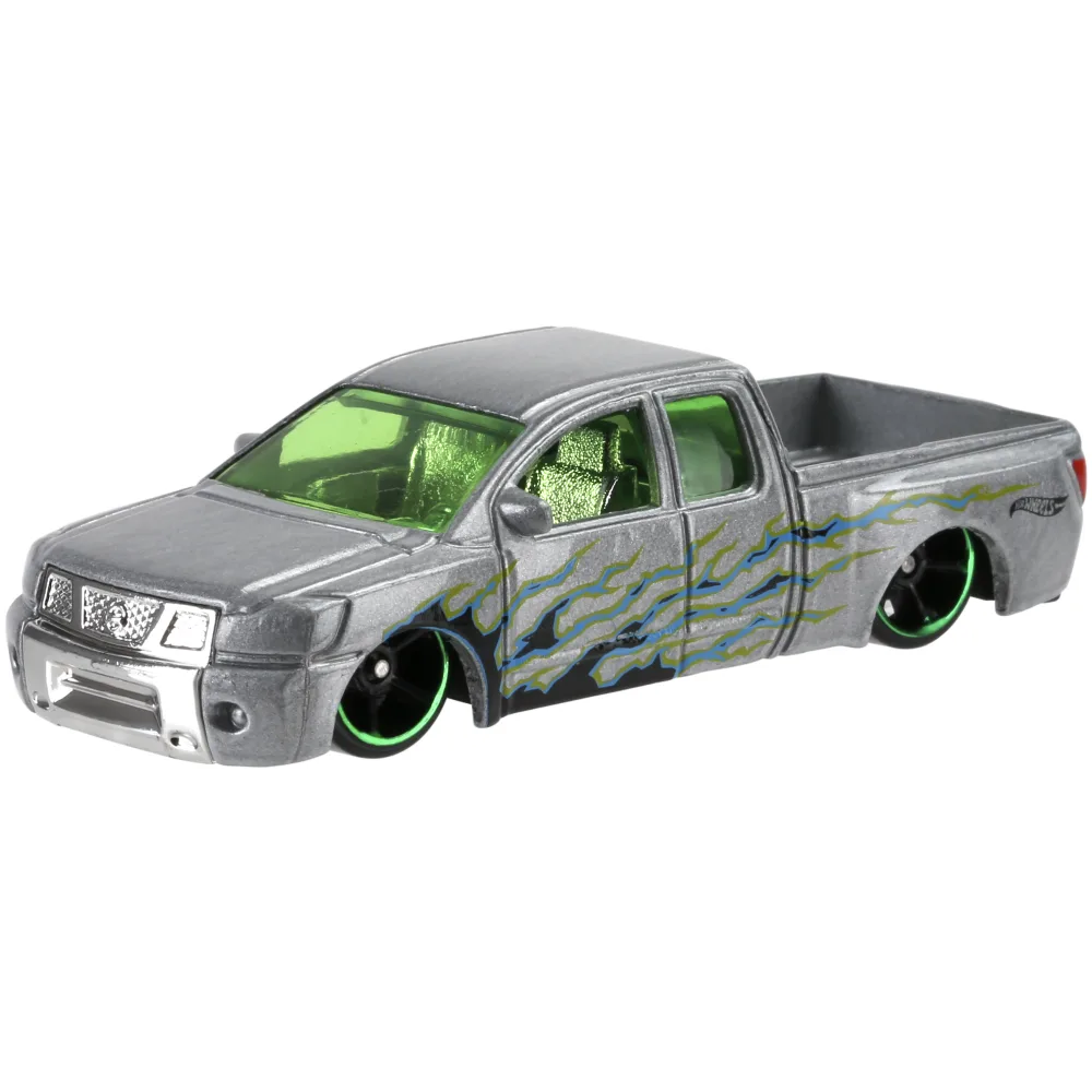 Nissan Titan — DJD28 — Gray