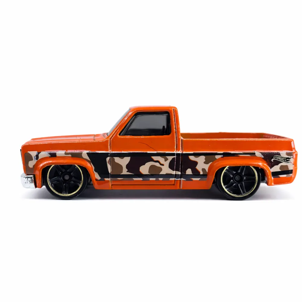 '83 Chevy Silverado — DWF43 — Orange — imagem 3