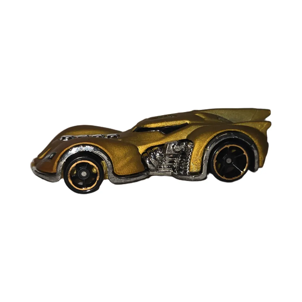 BATMAN: ARKHAM ASYLUM BATMOBILE — DYL62 — Satin Gold
