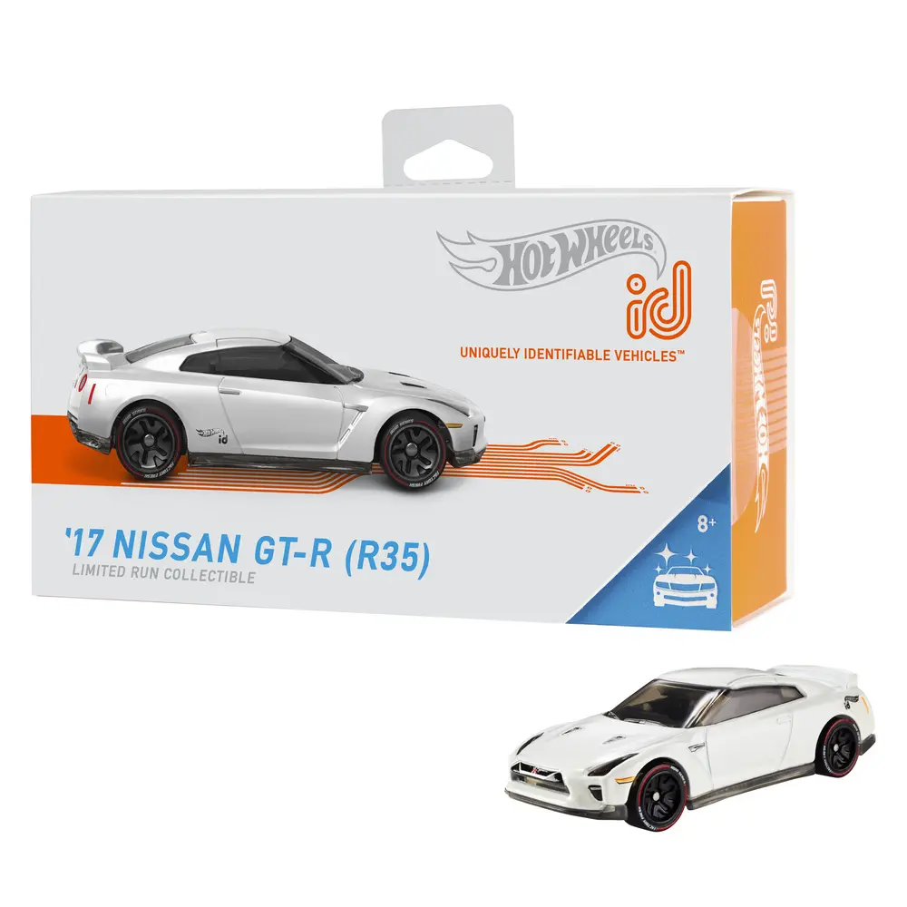 '17 Nissan GT-R (R35) — FXB13 — Spectraflame Pearl White