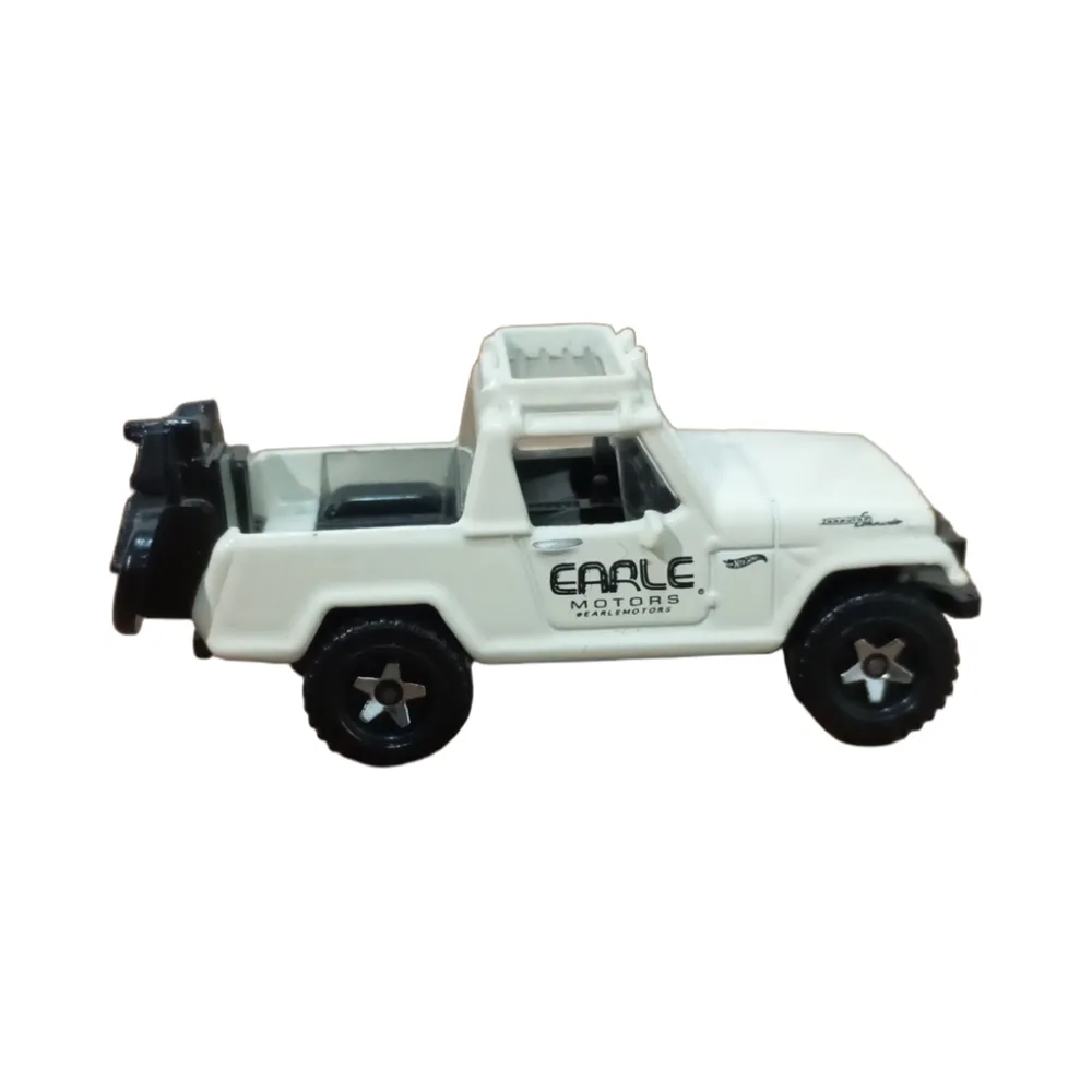 '67 Jeepster Commando — FYB53 — Beige — imagem 4