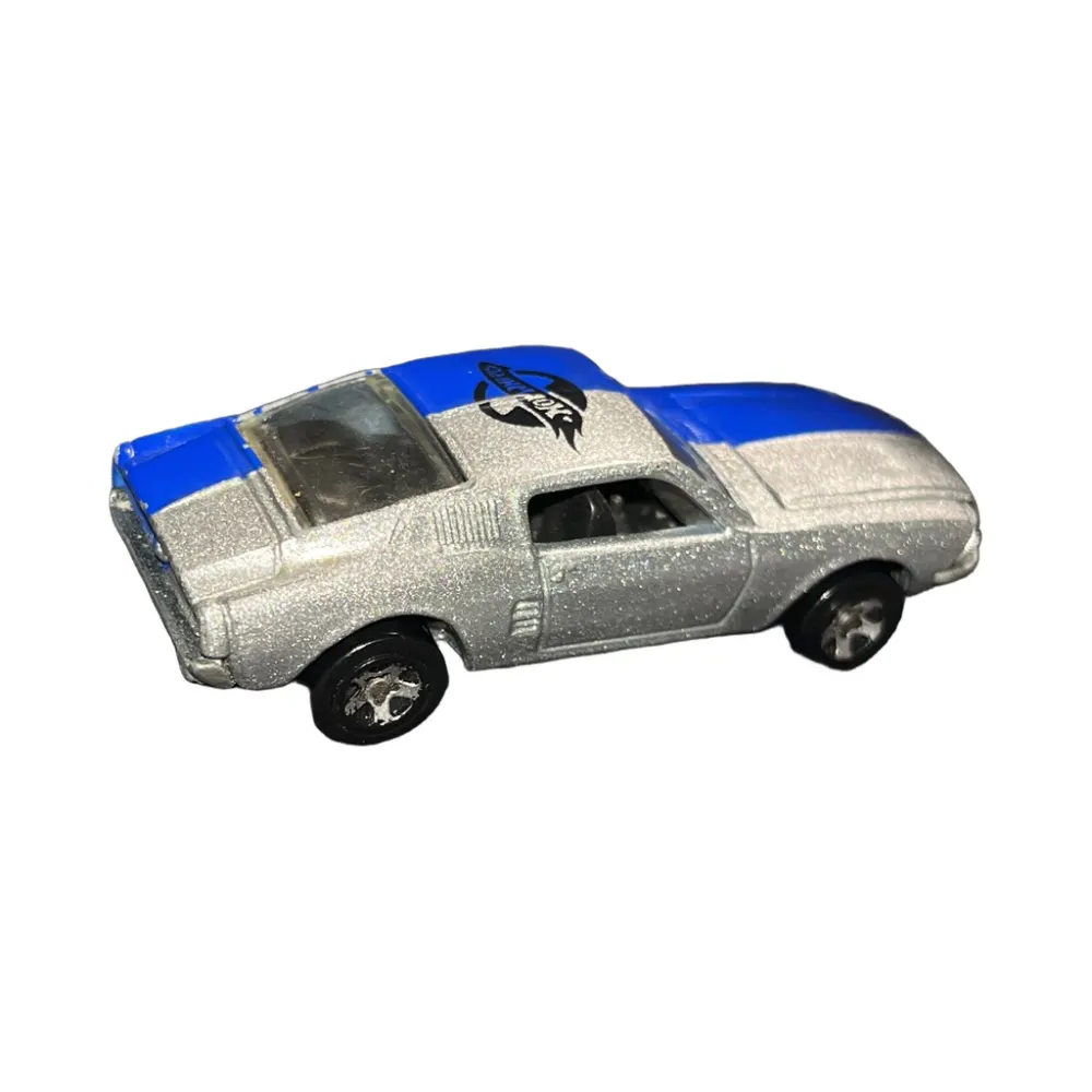 '67 Mustang — G6912 — Metalflake Silver and Blue — imagem 3