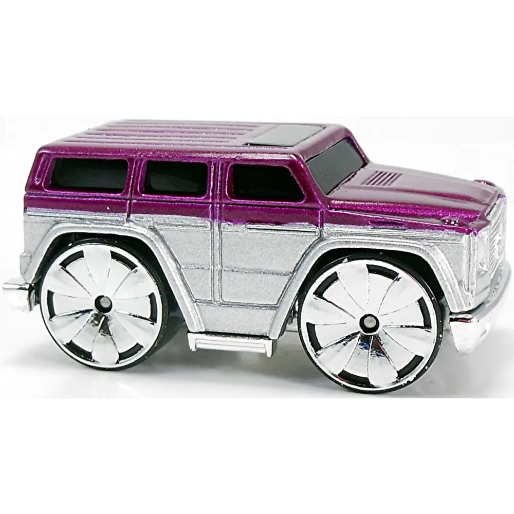 Mercedes-Benz G500 — G7920 — Metalflake Silver & Metalflake Dark Red