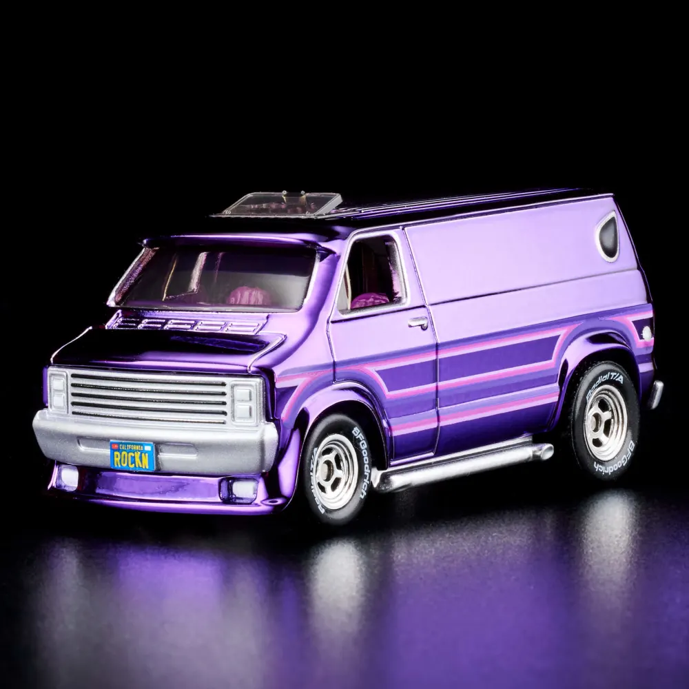 Dodge Tradesman — HGK78 — Spectraflame dark purple
