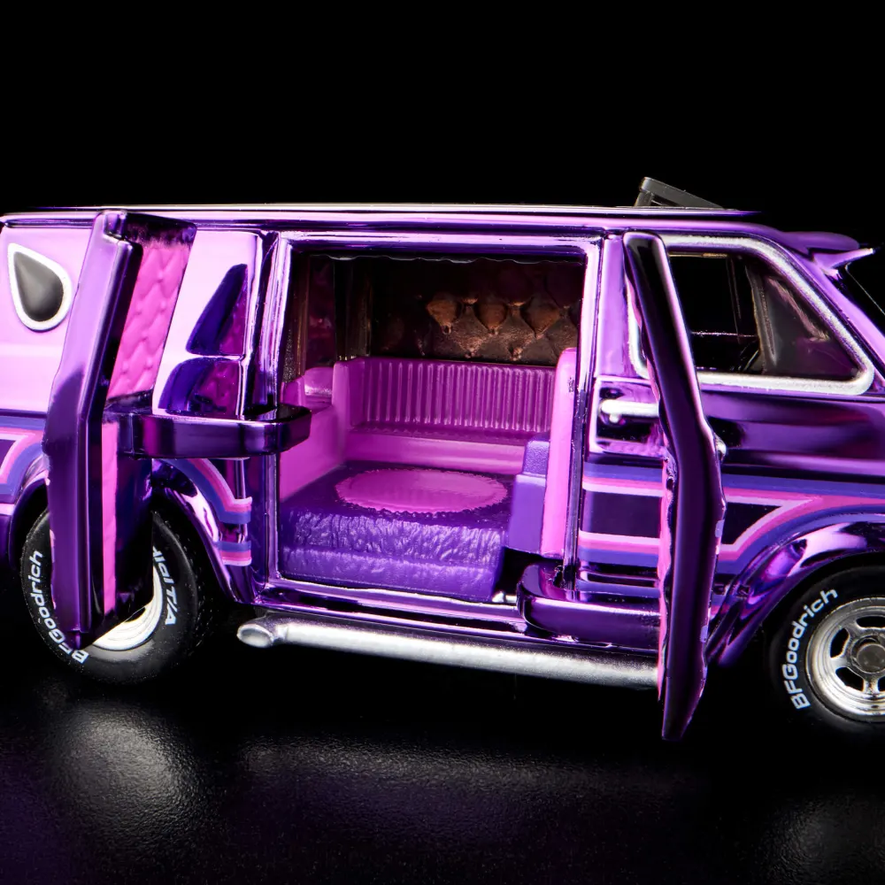 Dodge Tradesman — HGK78 — Spectraflame dark purple — imagem 2