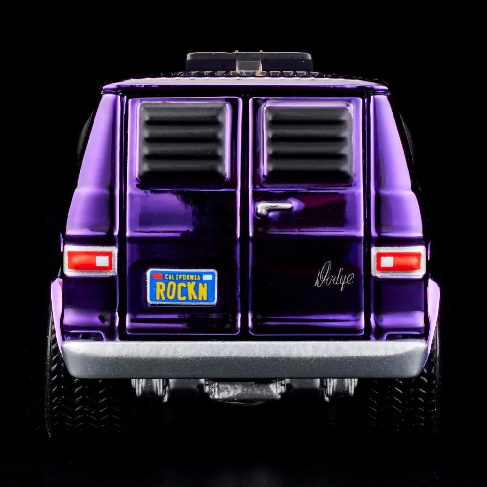 Dodge Tradesman — HGK78 — Spectraflame dark purple — imagem 9