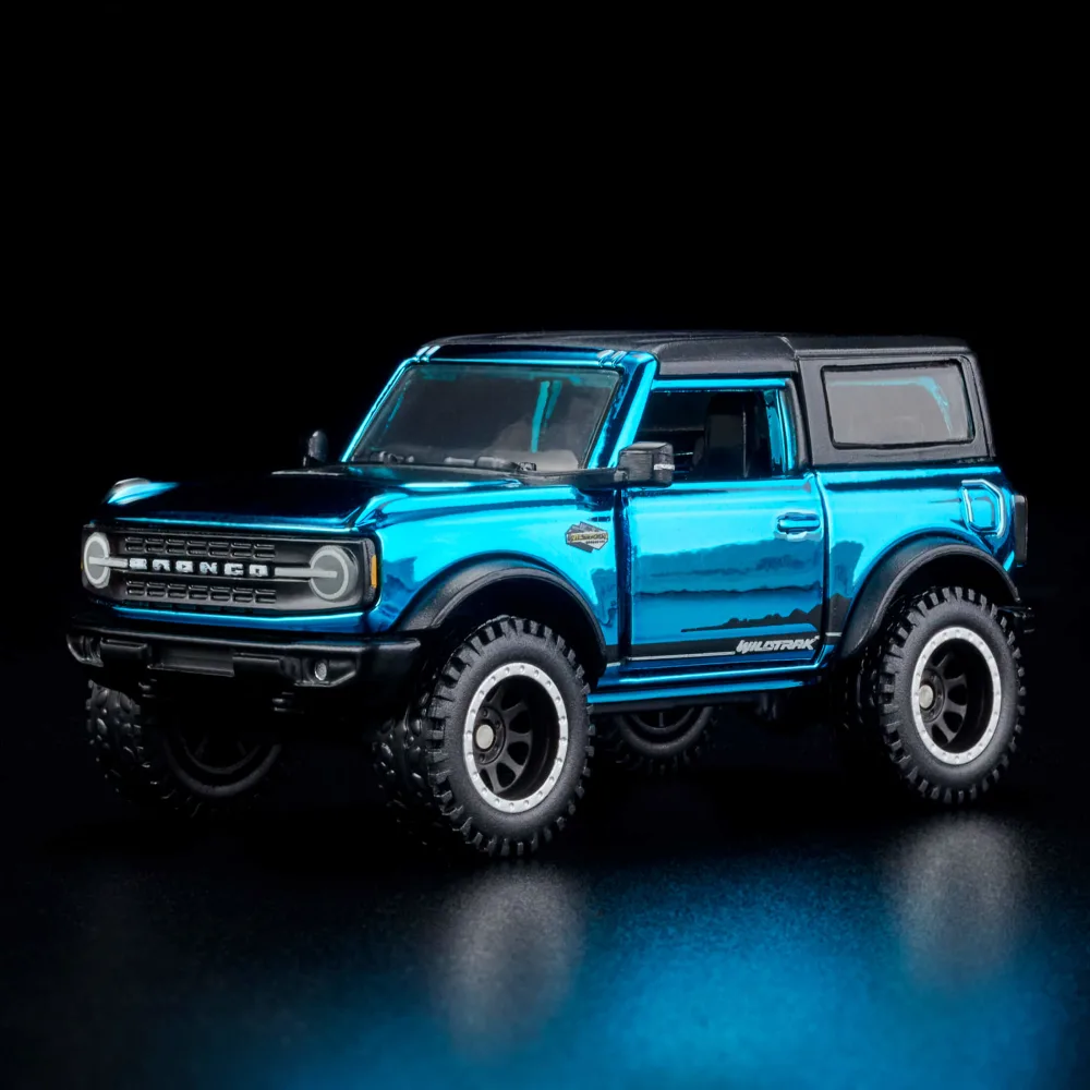 '21 Ford Bronco Wildtrak — HGK79 — Spectraflame aqua