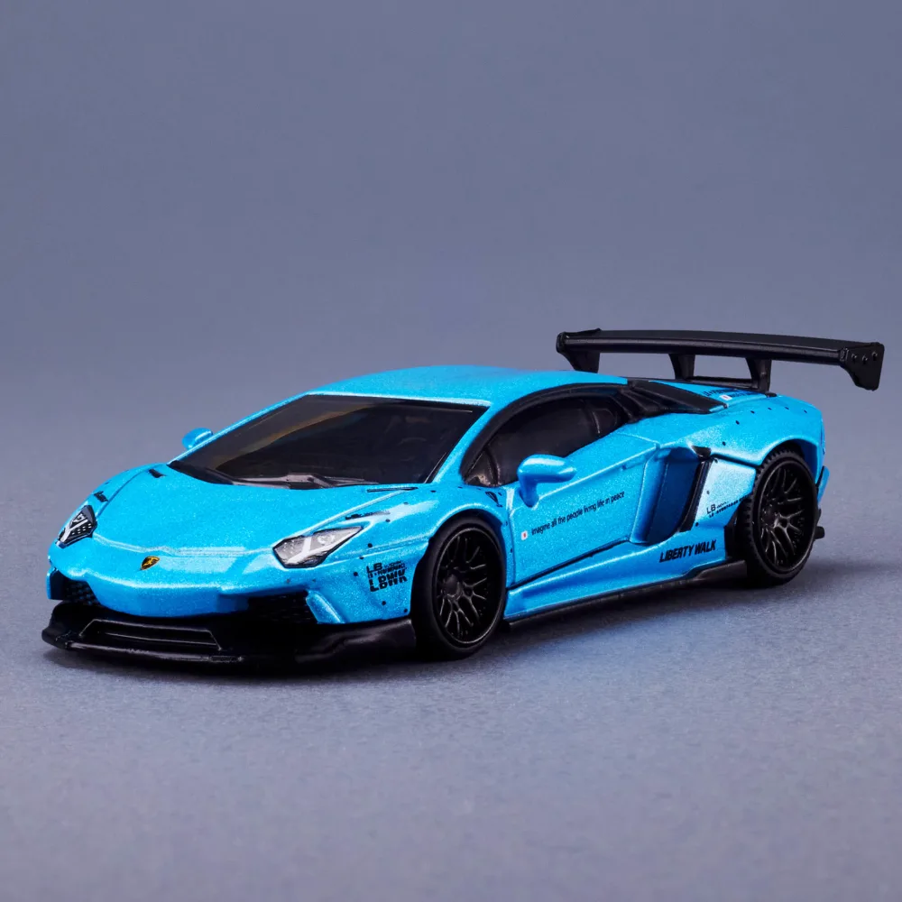 LBWK LAMBORGHINI AVENTADOR LP 700-4 — HGW14 — Pearl blue
