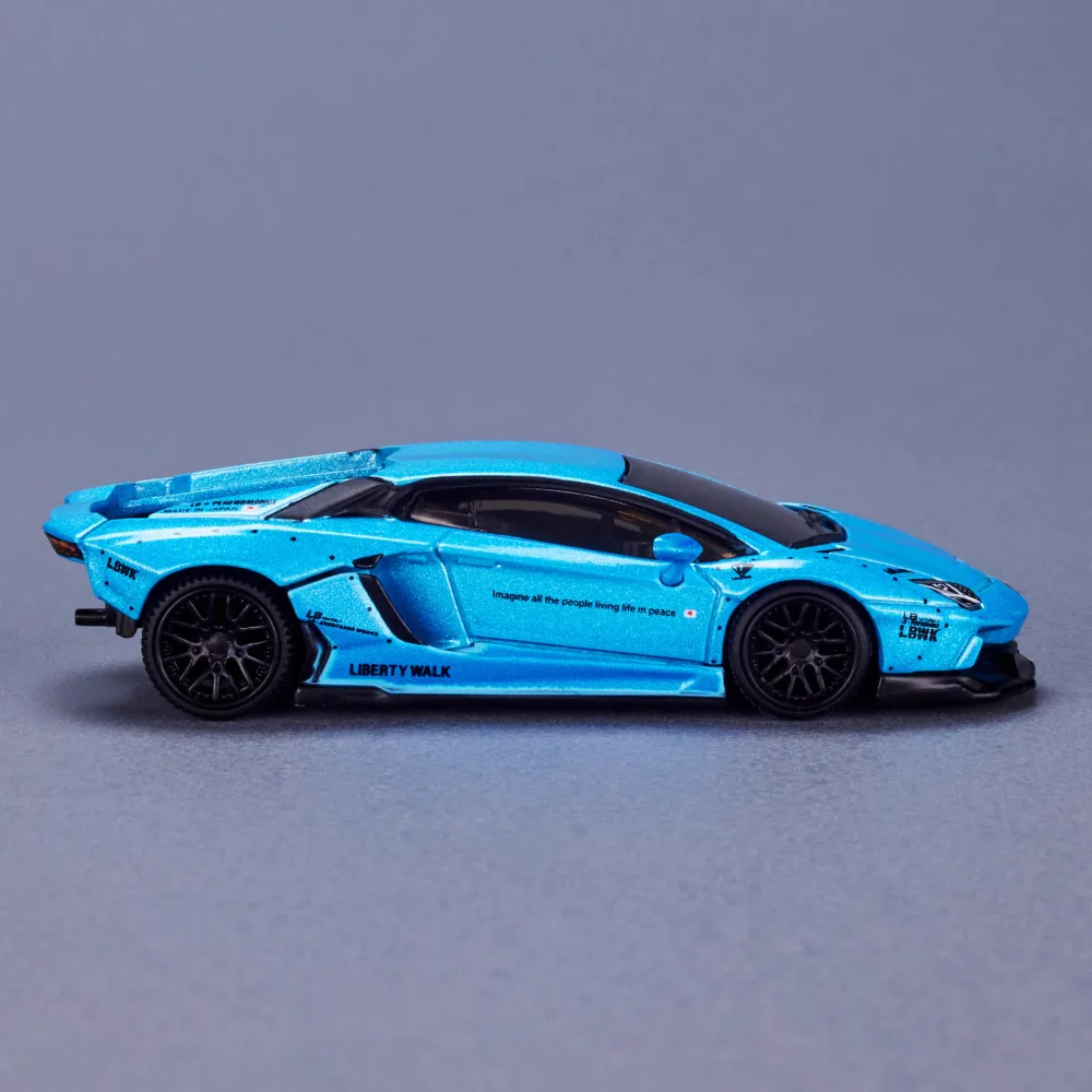 LBWK LAMBORGHINI AVENTADOR LP 700-4 — HGW14 — Pearl blue — imagem 4
