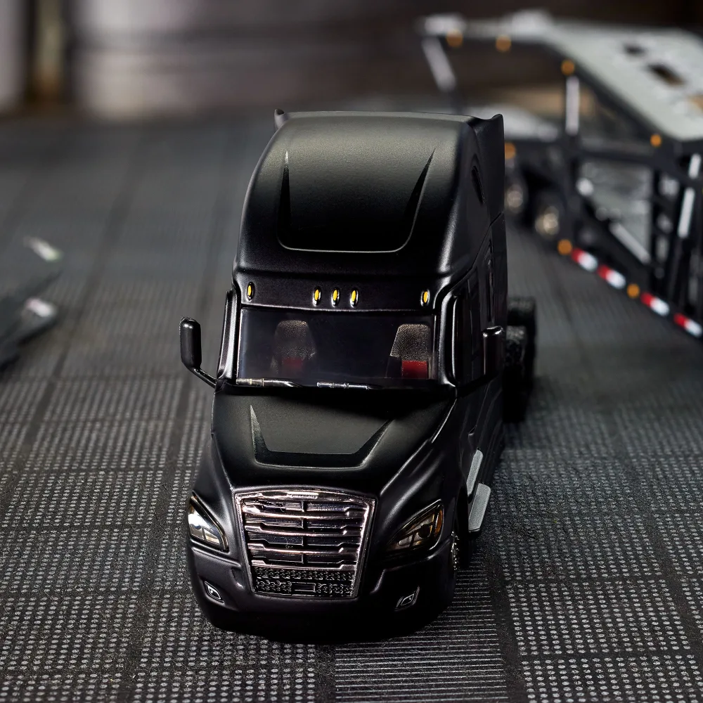 Freightliner Cascadia — HNJ63 — Matte Black