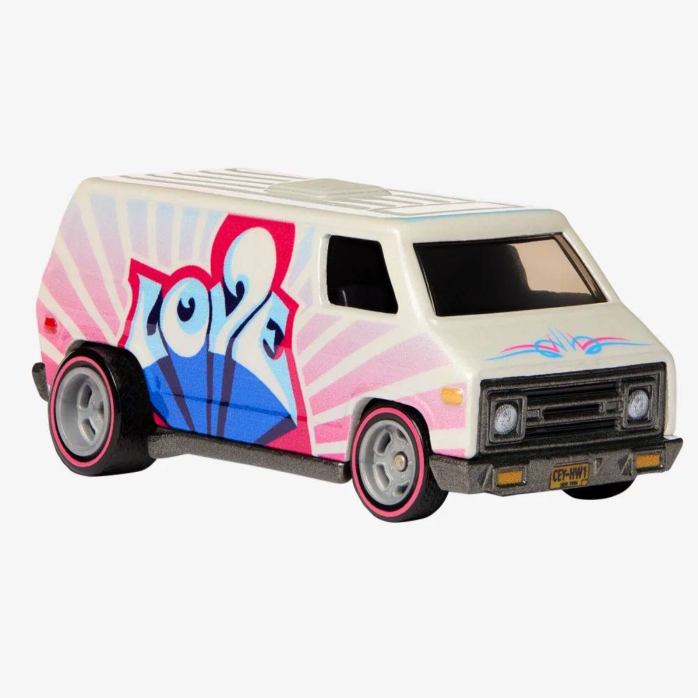 Love Van — HNY48 — White