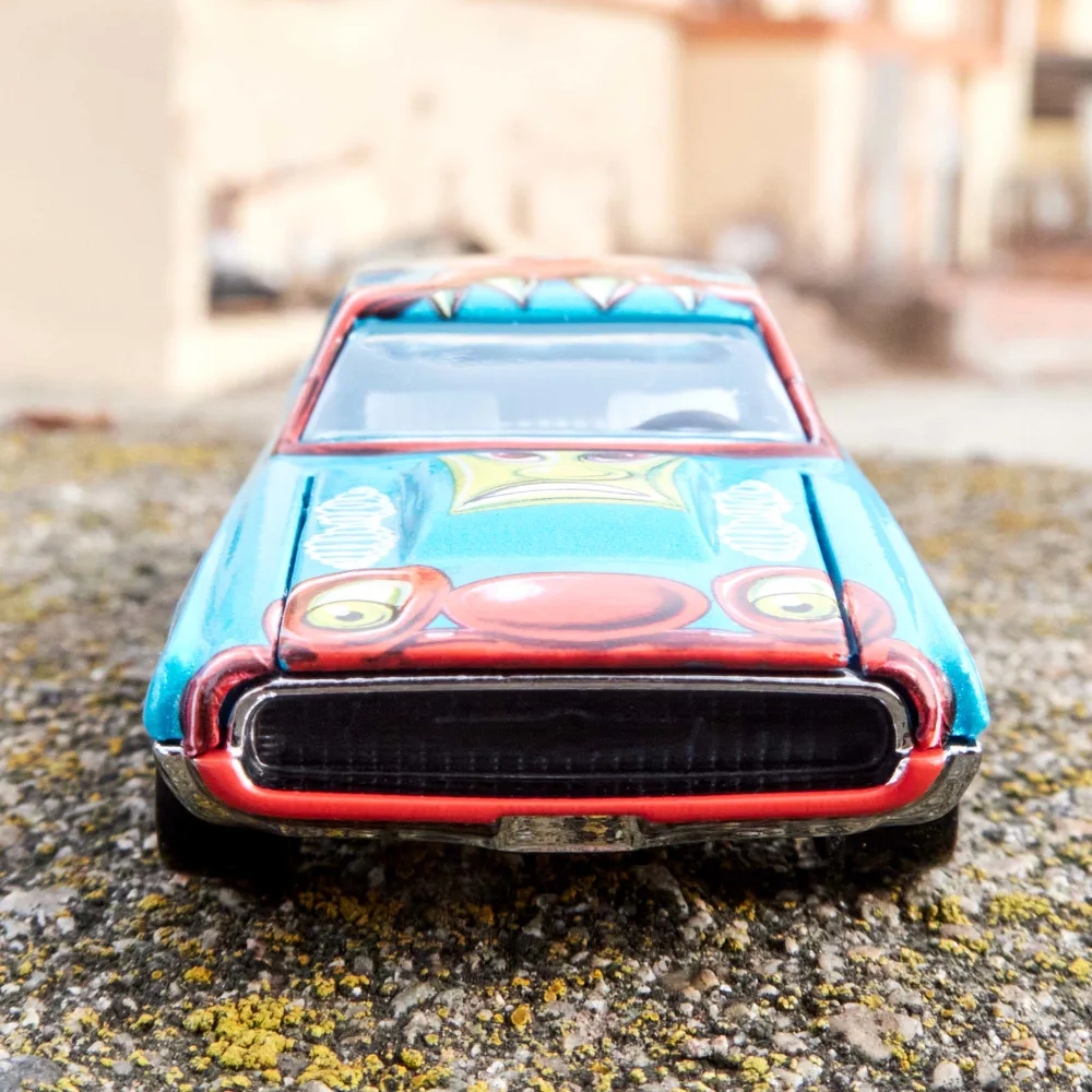 Hot Wheels x Kenny Scharf Custom T-Bird — HXD50 — Metallic Teal — imagem 3