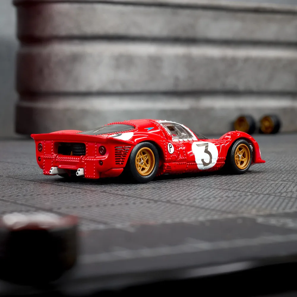 1967 Ferrari 330 P4 — JCP47 — Ferrari Rosso Corsa (Racing Red) — imagem 13
