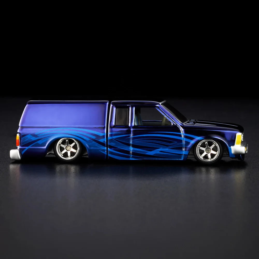 1986 Nissan 720 King Cab — JJY64 — Spectraflame Blue — imagem 6